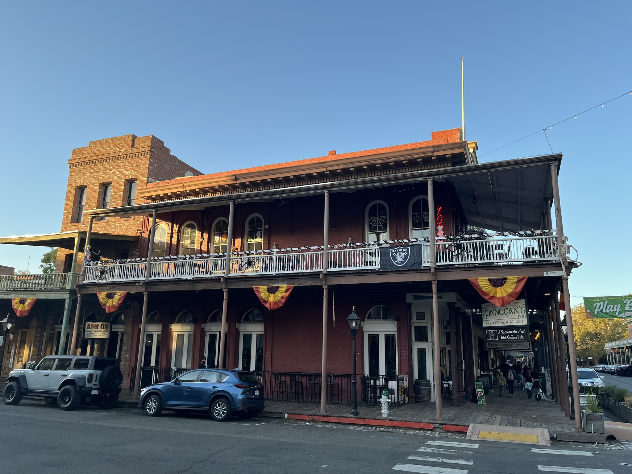 Old Sacramento building and covered balcony